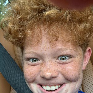 Lucca Nolan Austin Declan Carter all shmell like 💩 stain
