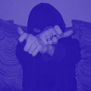 recorro las calles que anduvimos, buscando el rastro de ti. (Slowed + Reverb)