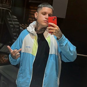 POR AQUI