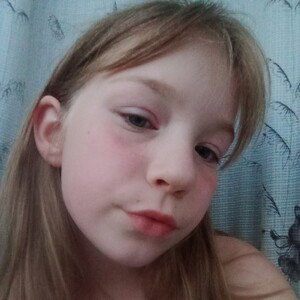 Саша я знаю что ты слушаешь эту песню я знаю то завтра твой день рождения и слушаешь ты эту песню Потому что хочешь услы