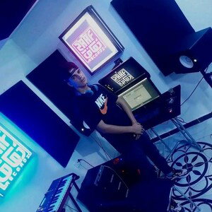 m.kan remix terkich béat studio officiel on my Red eyes 
