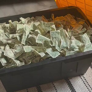 Chase a bag fuc a hater