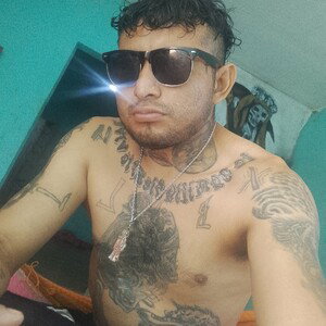 mc gizzz accion
