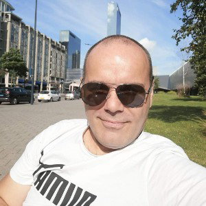 " Čeekaj, stani, pusti me da kažem" 