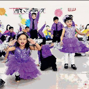 तन्हा तन्हा राहों पे