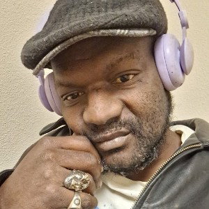 about to Banz up to the top of world music charts 