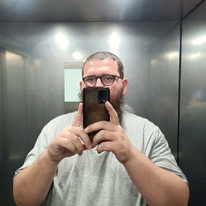 מתחפש לשה תם
