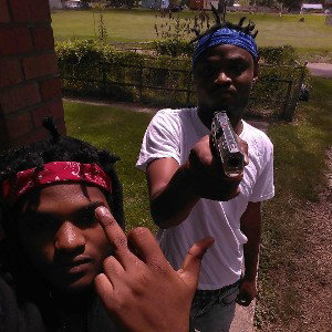 HoodRichPeso Ft 4×Marco- Bruce Jeans