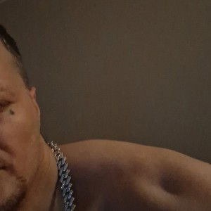 I off with baby girl how you doing what's up ,,   you got some sexy little eyes and just the way you strut,,    I love t