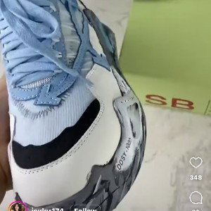 I spin the block like spinning a top for a bad bitch in some crocs.
