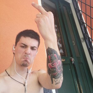 scrauso brutto e sboccato