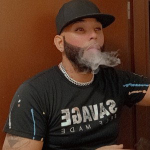 vivo mi vida soltero.BY DMPJ