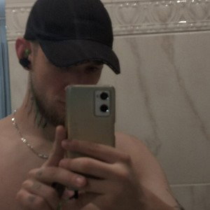 Пролетали дни,горели фонари.