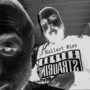 Auf keinster Weise   Ft. Buro     \{°_'}/