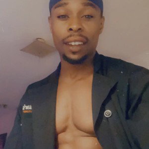 Dim_the_lights_gurl