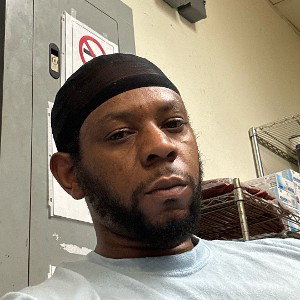 LARRO-freestyle needs a freaky beat