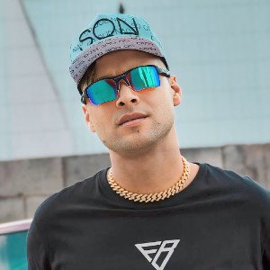 JOVEM JEFF - cara fechada 