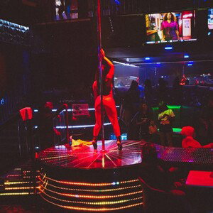 baila como stripper