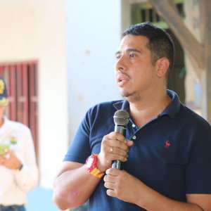 Dónde está / Mc Néstor Florez 