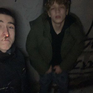 С ЯНЧИКОМ НА ХАТЕ
