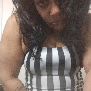 wrapped around yo pinky