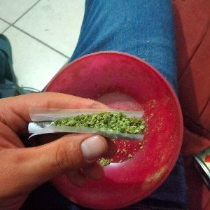 dedos amarillos 