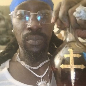 Ra🕴🏿Hitta - trying to stay afloat  Ra Hitta
