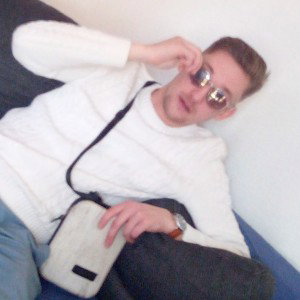 Mädchen, noch eher Weibsen 