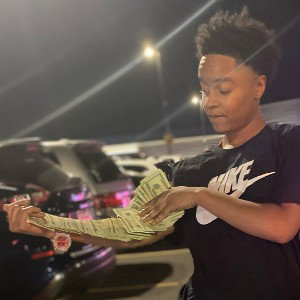 Go Get A Bag - BeeTruu