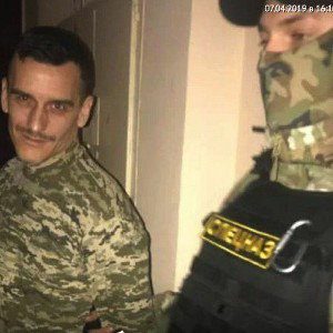 Летят осколки