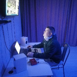 ПОД ШУМ И ВЗРЫВ ГРАНАТ