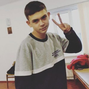Livi_n_s really Bass