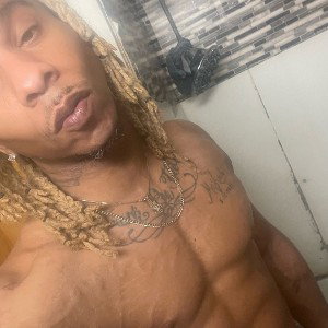 She wanna smoke me up like a swisher