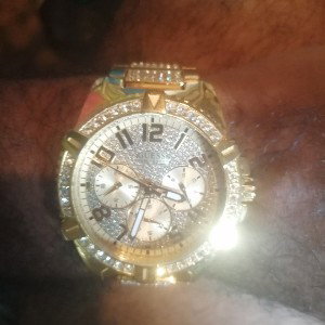 mírame el reloj 