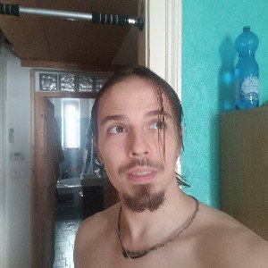 ci sono arrivato prima col portafogli alle cose belle del mondo, ma ho capito che non è il vero porto, dando ascolto a c