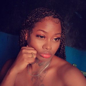 👑Qu33n_v👑💖i love the way you love on me💖