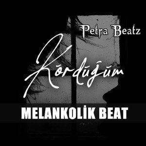Nerdesin deli kanlı 
Bak ellerim kanlı kaldı
Bak kadınım sen anlamadın
Hayaller başta kaldı
Beste beste yazdım dedigin d