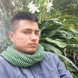 voz joven con canas 