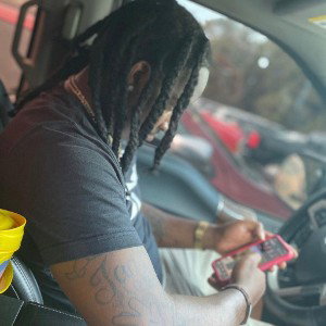 Iykyk ft Drako 