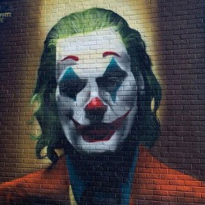 Tag und Nacht auf den Straßen
