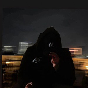 Mettiamo sempre un po’ di incanto sul fuoco della vita.