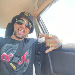 SQUEAKYCLEAN -(R.F.P-inc BIZY.mc)