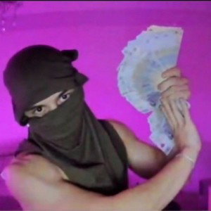 Armele tale, ochii si sărutul