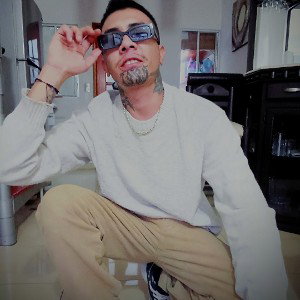 PENSANDO SER MEJOR -RESIAKSIXELA AK47MX 