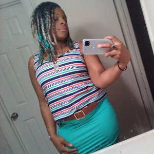 Chiqui-Queen - why I hate em n love em but dont need em 2022-07-24 14_48