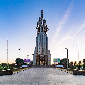 Москвичам