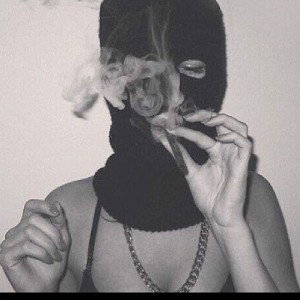 femme fumer  