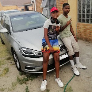 Lil' Youngn ft. Y.N.J Max - Around Me