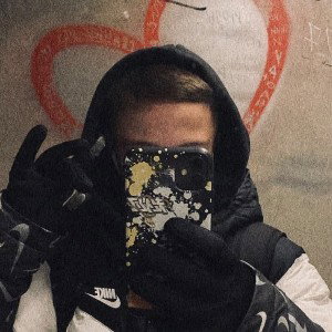 Gangsta (00:32:44)