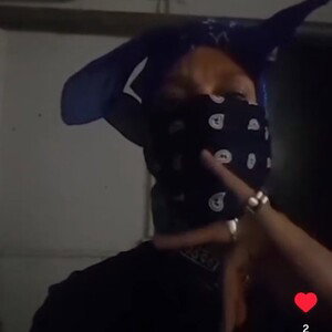 🤫🖕🏼